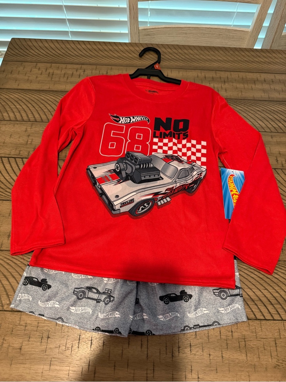Hot Wheels Boys' Red Flame-Resistant Pajama Set size M -NWT